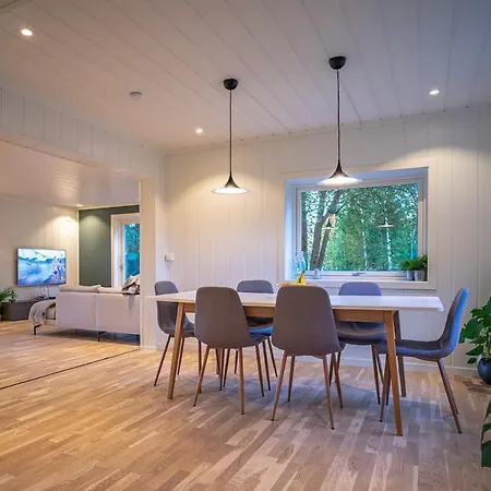 Private Home, Mjosa Views Near