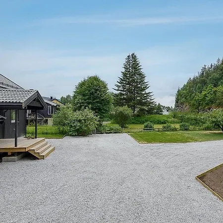 Private Home, Mjosa Views Near